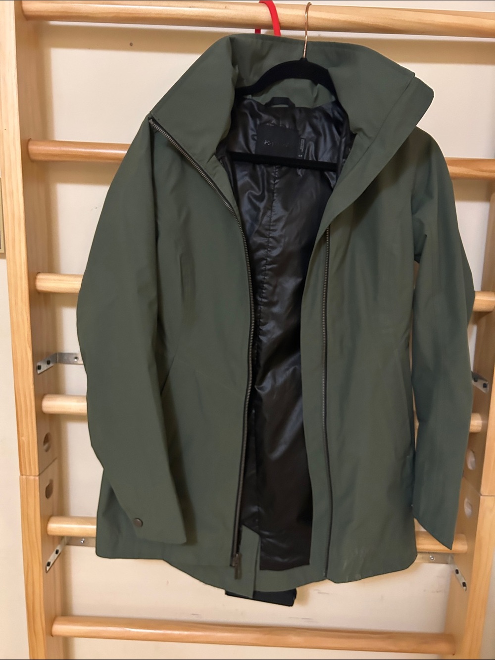 Marmot Olive Green Waterproof woman’s Raincoat size small